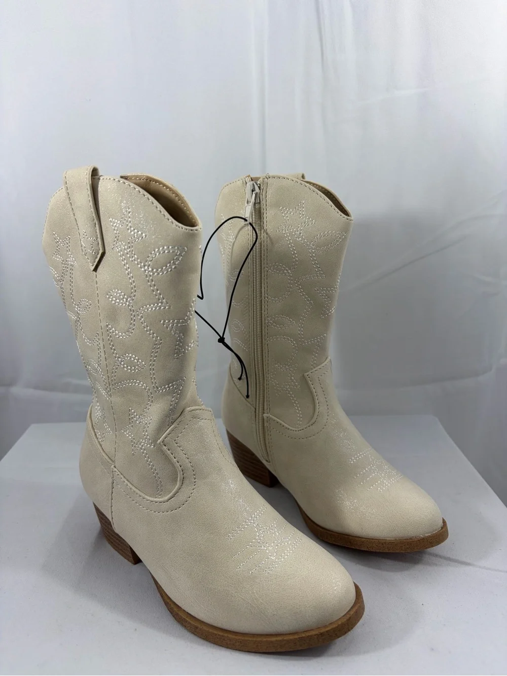 NWT pop Youth Size 11 Cream Western Mid-Calf Boot with Embroidered Detailing